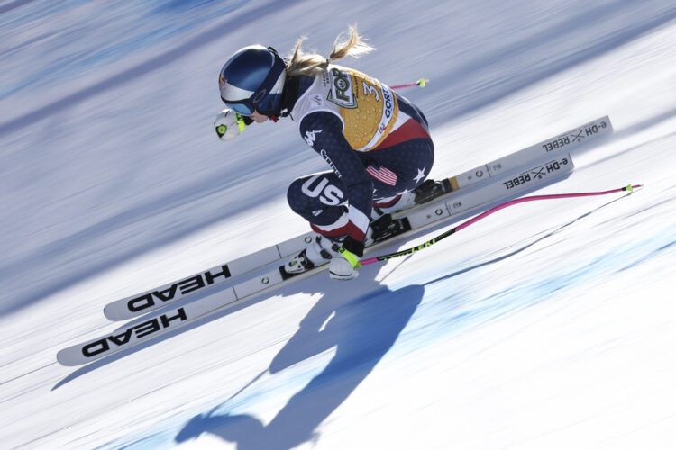 Lindsey Vonn takes it easy in downhill training a day after crashing in Cortina